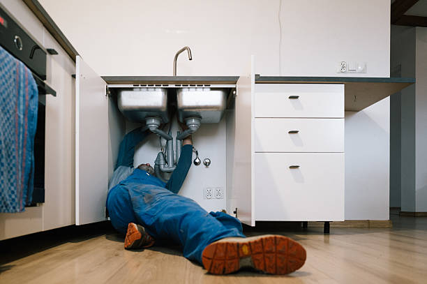 Professional Emergency Plumber technician working in Alapaha, GA